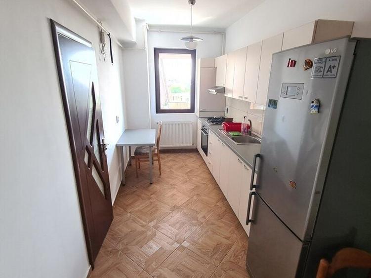 Apartament cu 2 camere semidecomandat, mobilat în Fundeni