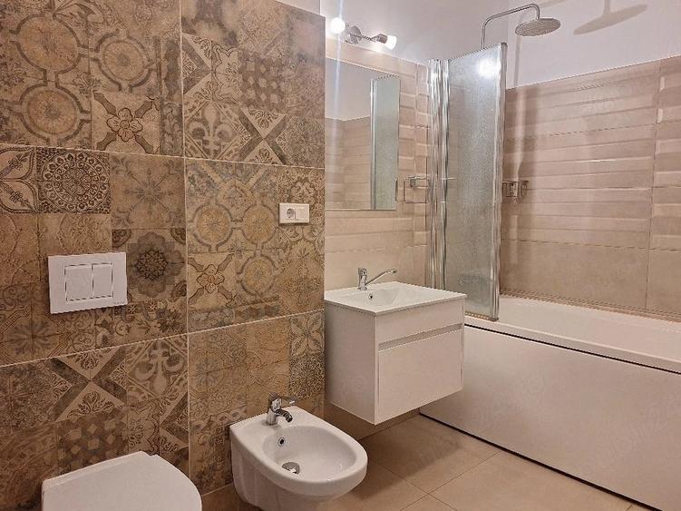 Apartament cu 2 camere decomandat în Tractorul