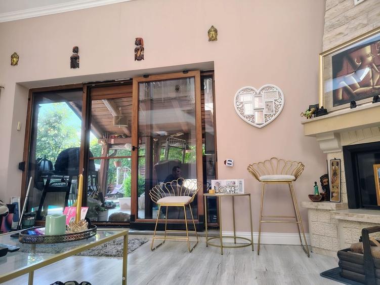Casă individuală cu 4 camere cu Piscina în Corbeanca