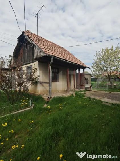 Casă cu 2 camere cu Teren 660 Mp în Mihai Viteazu