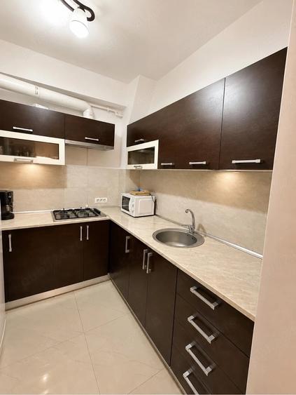 Apartament cu 3 camere decomandat în Drumul Taberei
