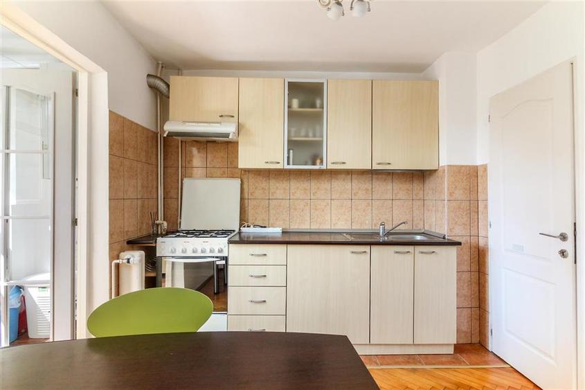 Apartament cu 2 camere decomandat, mobilat în Zorilor