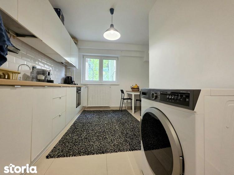 Apartament cu 3 camere, mobilat în Văcăresti