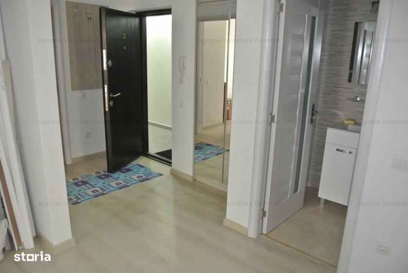Apartament cu 3 camere decomandat, mobilat în Craiovei