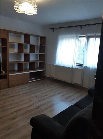 Apartament cu 2 camere decomandat, mobilat în Eroii Revoluției — fotografia 1