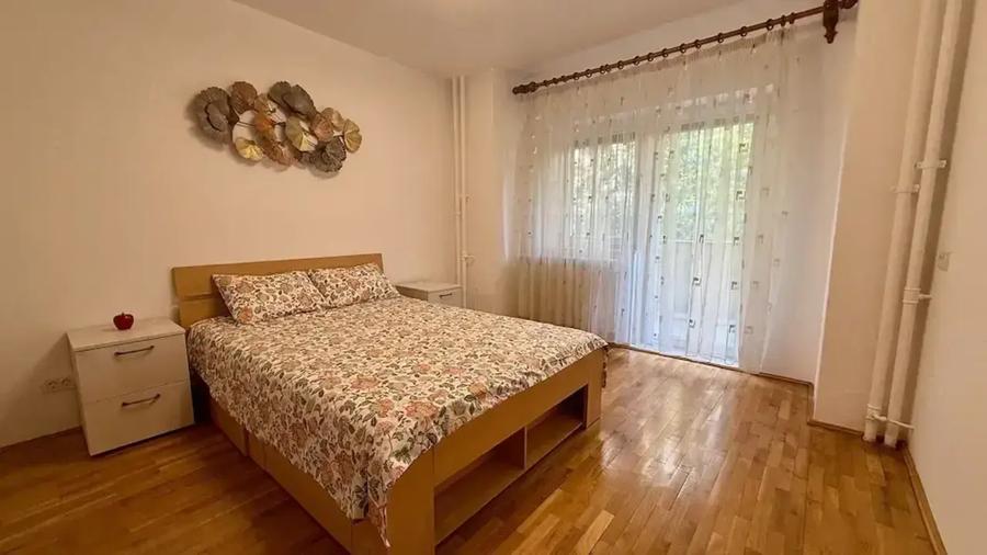 Apartament cu 3 camere decomandat, mobilat în Unirii