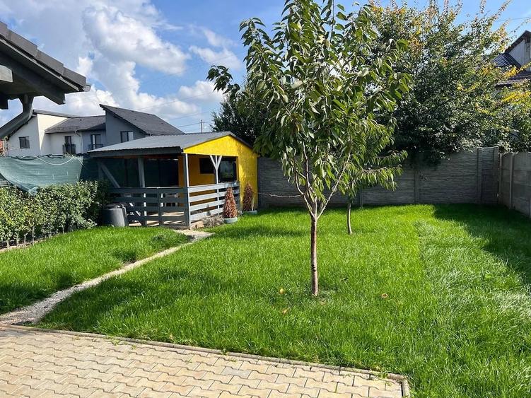 Casă cu 4 camere cu Teren 360 Mp în Dumbrăvița