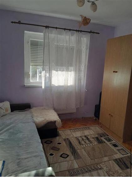 Apartament cu 3 camere semidecomandat, mobilat în Girocului