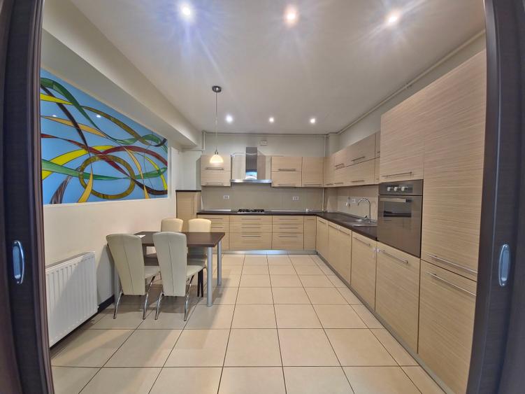 Apartament cu 3 camere decomandat, mobilat în Km 5