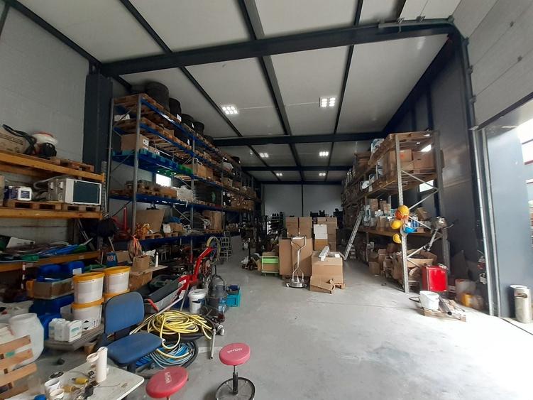 Spațiu industrial, de 460 mp, în Industriilor