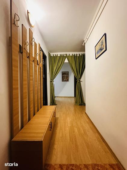 Apartament cu 4 camere decomandat în Central
