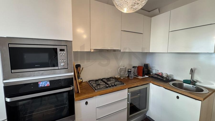 Apartament cu 3 camere decomandat în Lacul Tei