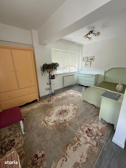 Apartament cu 4 camere decomandat în Ultracentral