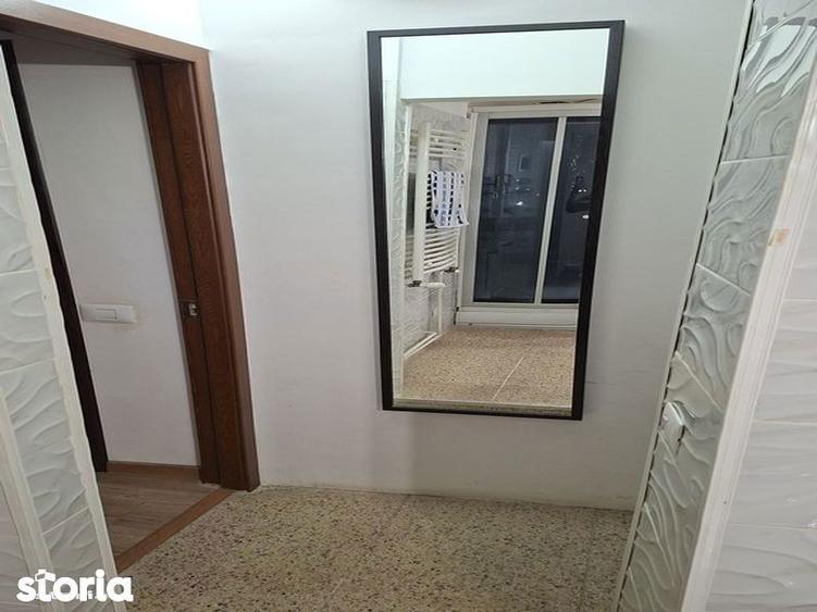 Apartament cu 2 camere decomandat în Polonă