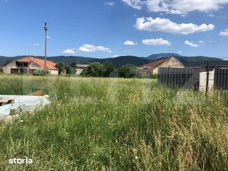 Casă cu 3 camere cu Teren 610 Mp în Cristian