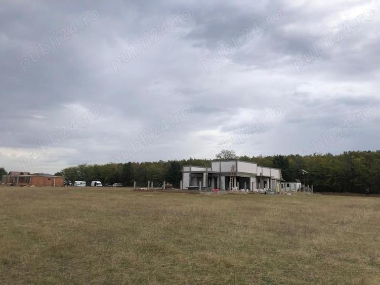 Teren de 2000 mp, în Coșoveni