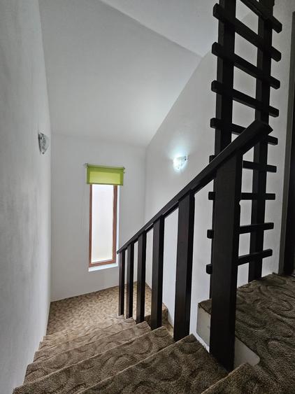 Casă individuală cu 4 camere cu Canalizare în Cristur