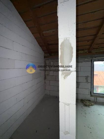 Casă cu 4 camere cu Teren 632 Mp în Girov