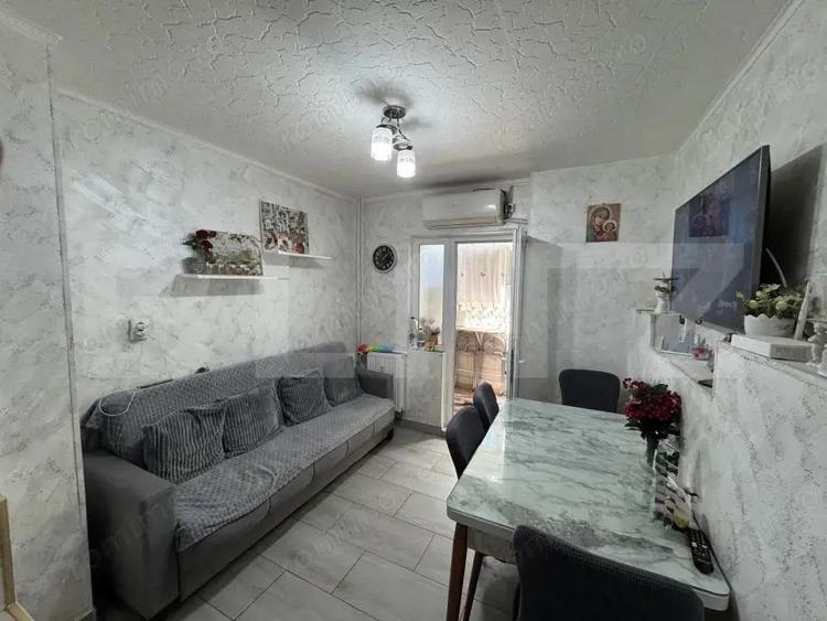 Apartament cu 2 camere decomandat în Central