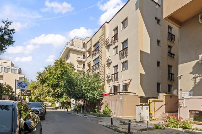 Apartament cu 3 camere semidecomandat, mobilat în Herăstrău