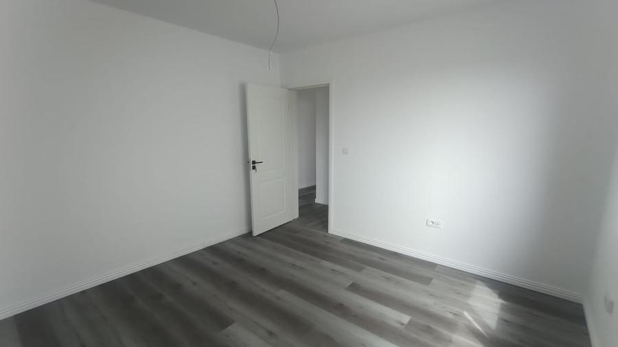 Casă individuală cu 4 camere cu Canalizare în Cârcea