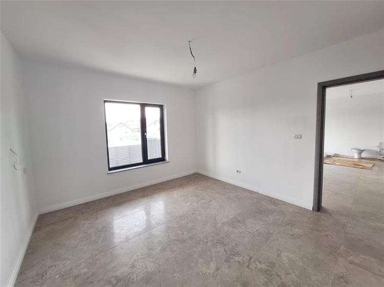 Casă cu 3 camere cu Teren 325 Mp în 9 Mai