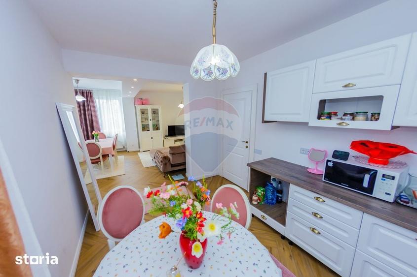 Casă cu 5 camere cu Teren 1133 Mp în Groși