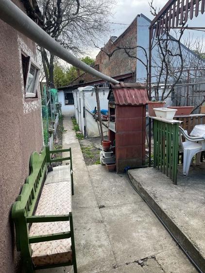 Casă cu 2 camere în Central