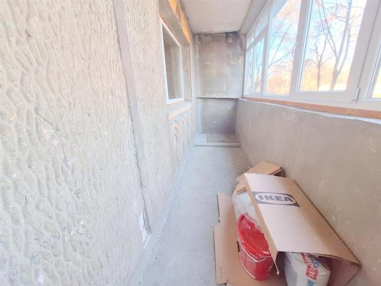 Apartament cu 3 camere decomandat în Narcisa