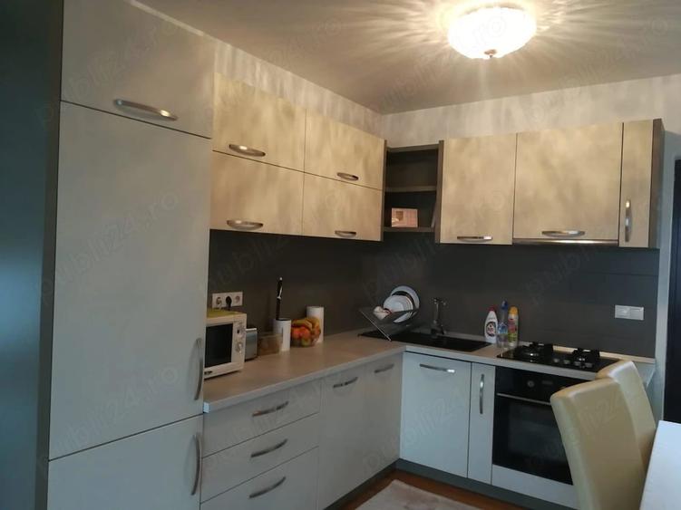 Casă cu 5 camere cu Teren 500 Mp în Corunca