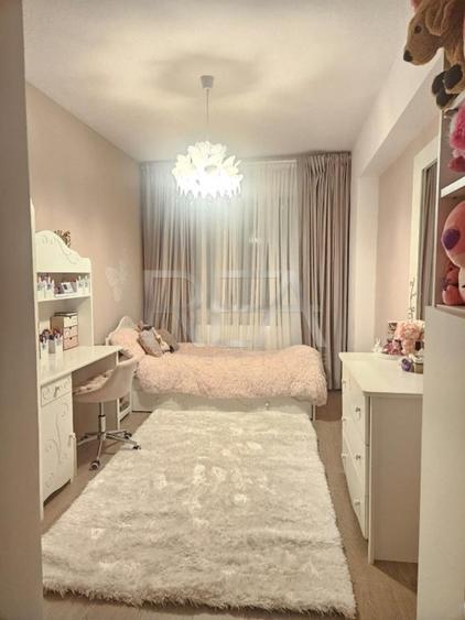 Apartament cu 3 camere semidecomandat, mobilat în Sisești