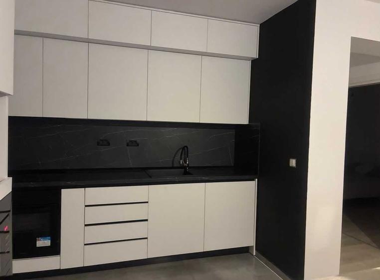 Apartament cu 3 camere decomandat în Lipovei