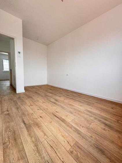 Duplex cu 4 camere cu Canalizare în Moșnița Nouă