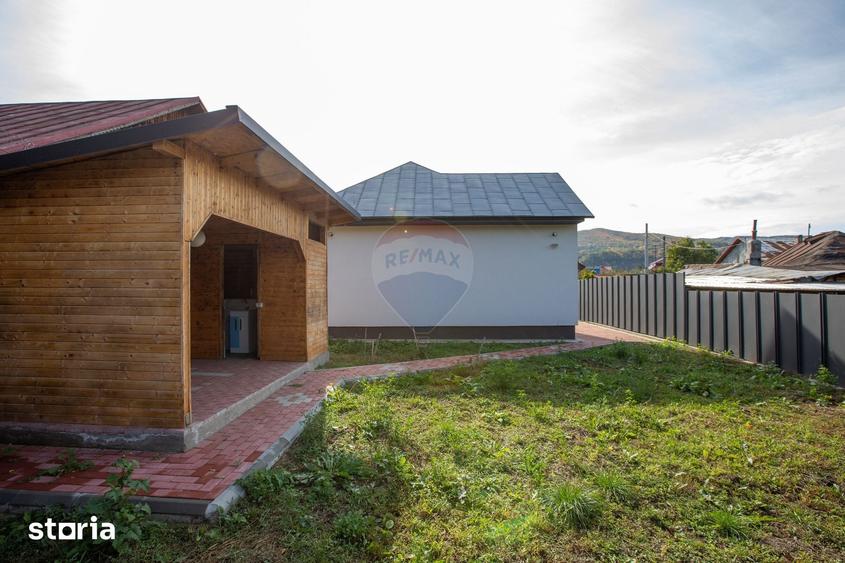 Casă cu 3 camere cu Teren 426 Mp în Central