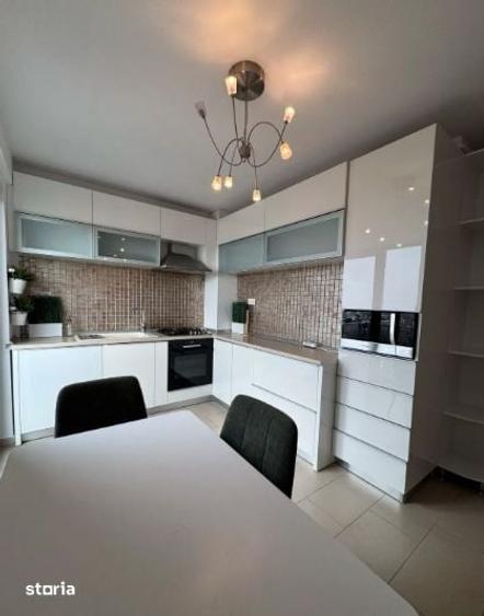 Apartament cu 3 camere în Zorilor