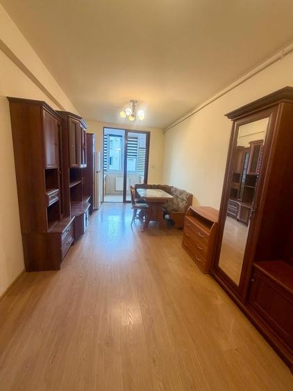 Apartament cu 3 camere, complet mobilat,loc de parcare și boxă - 1