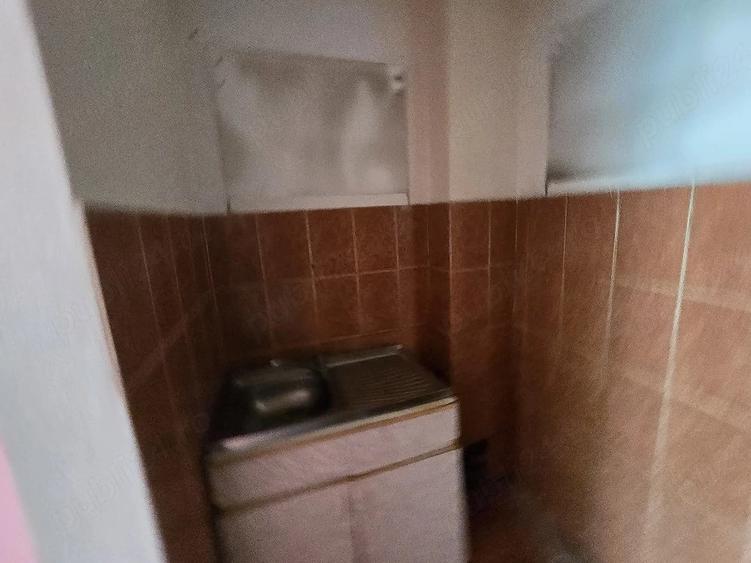 Garsonieră decomandată în Central