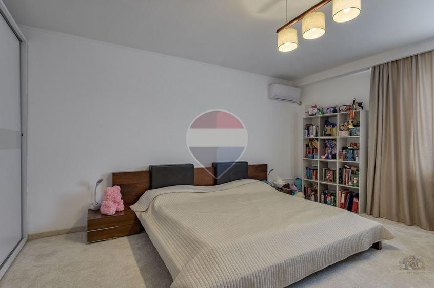Casă individuală cu 6 camere cu Teren 492 Mp în Exterior Est