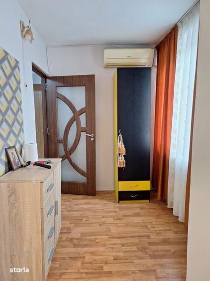 Garsonieră decomandată în