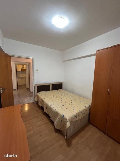Apartament cu 3 camere decomandat în Giurgiului