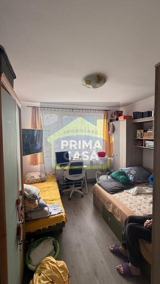 Apartament cu 2 camere semidecomandat în Săsar