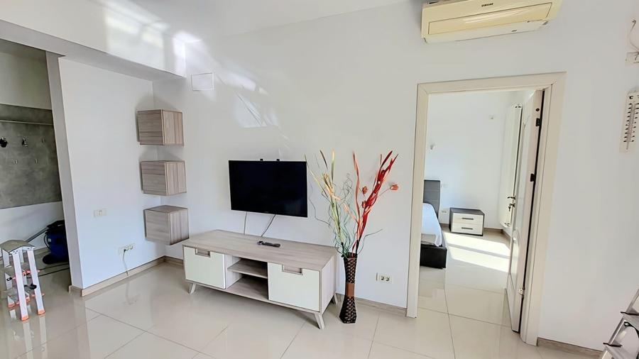 Apartament cu 2 camere decomandat, mobilat în City Park Mall