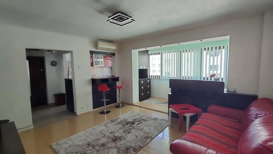 Apartament cu 3 camere semidecomandat în Dristor