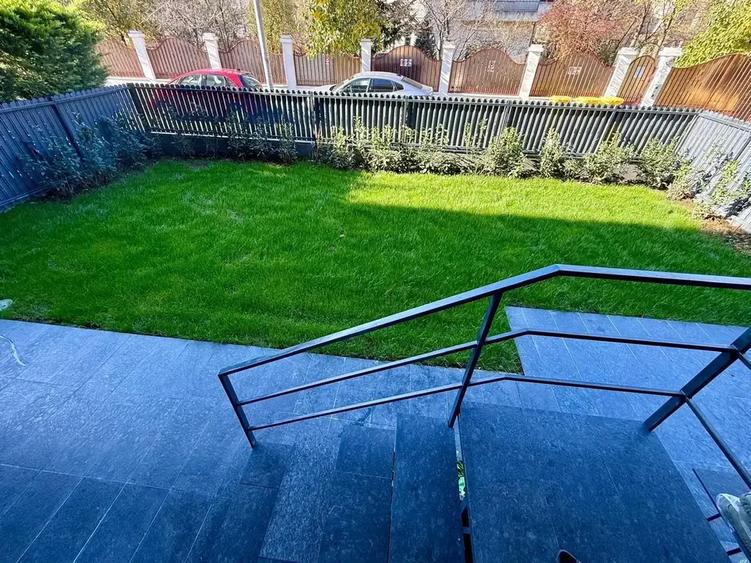 Apartament cu 3 camere semidecomandat, mobilat în Exterior Nord