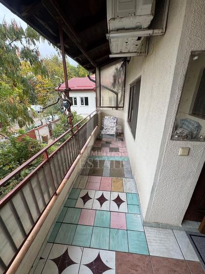Casă individuală cu 6 camere cu Canalizare în Bucureștii Noi
