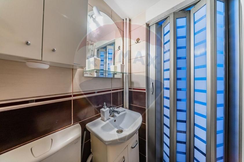 Apartament cu 2 camere semidecomandat, mobilat în Intim