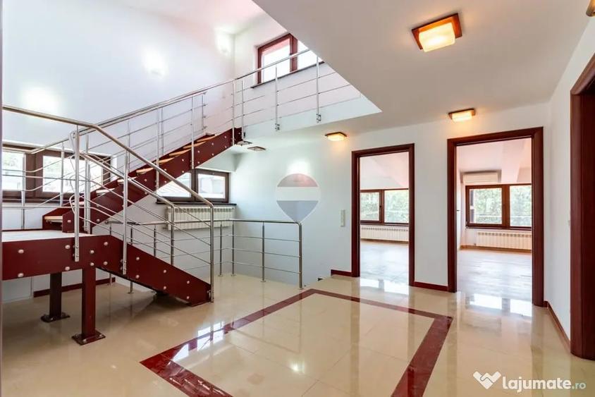 Casă cu 3 camere cu Teren 235 Mp în Ferentari