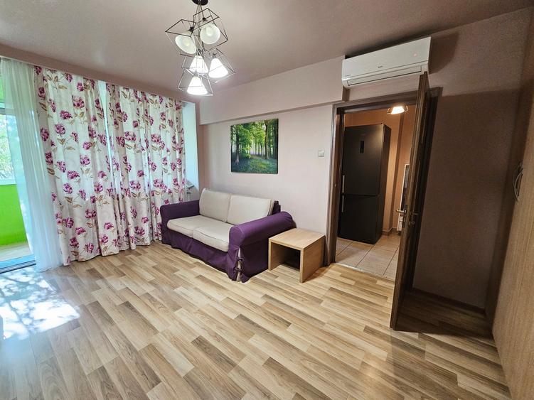 Apartament cu 2 camere semidecomandat în Lacul Tei
