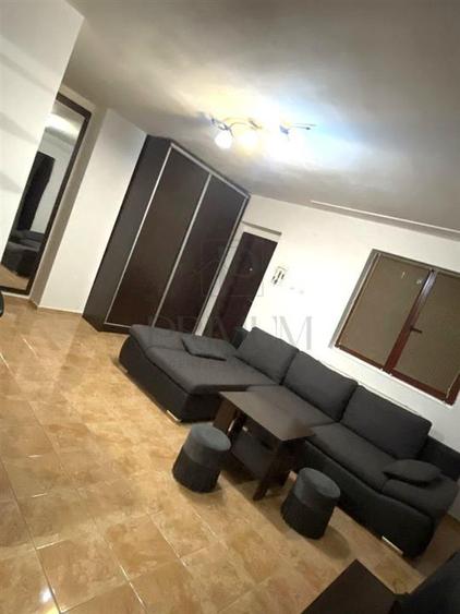 Apartament cu 3 camere decomandat în Telegrafului