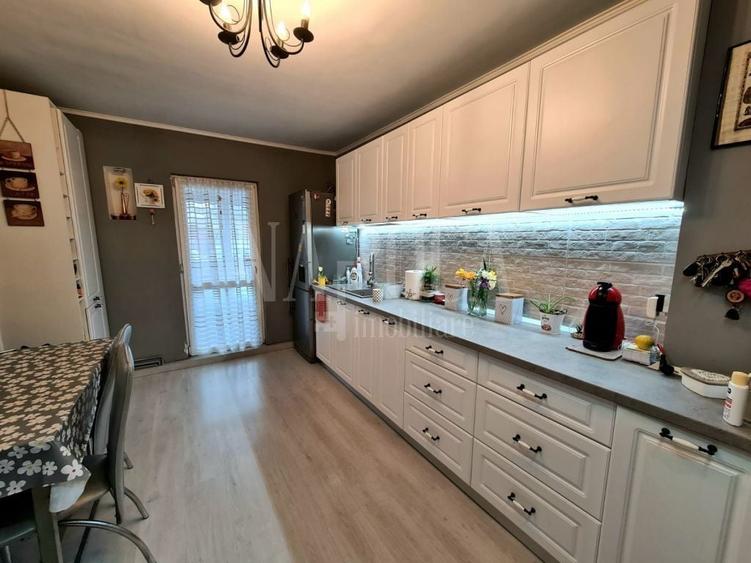 Apartament cu 3 camere decomandat în Mărăști